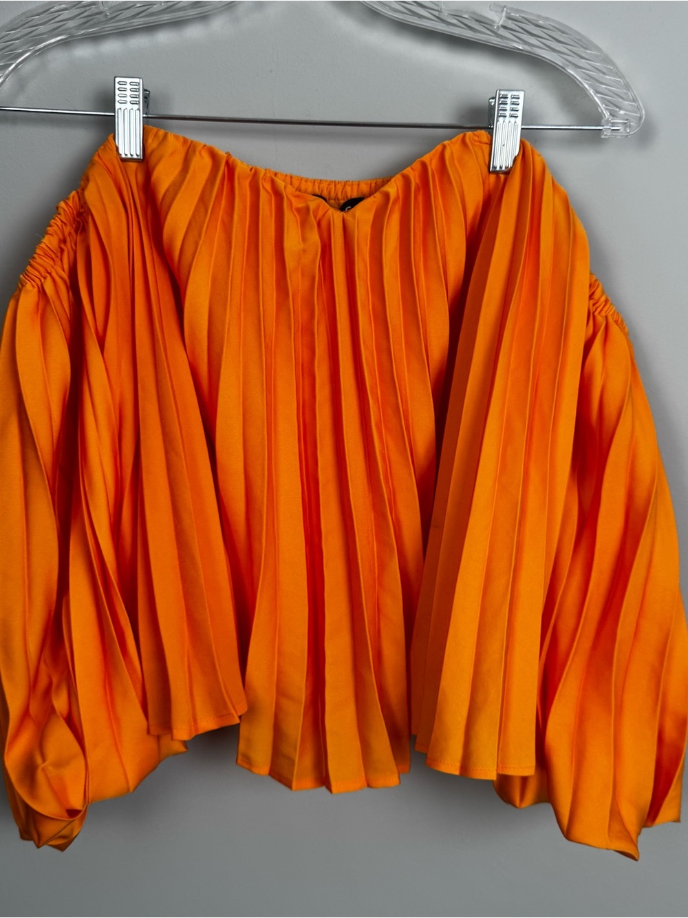 EXPRESS | NEW Off-the-Shoulder Pleated Orange Blouse Women’s Size Medium - Picture 2 of 9